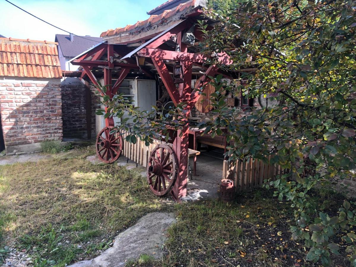 Apartmani & Restoran -S O K O- Sjenica Exteriör bild