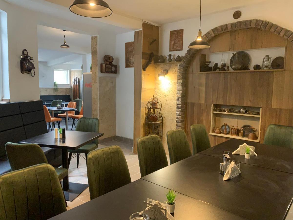 Apartmani & Restoran -S O K O- Sjenica Exteriör bild