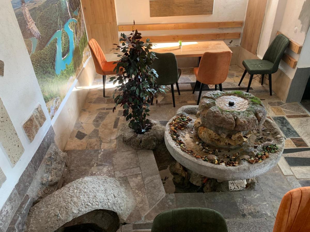 Apartmani & Restoran -S O K O- Sjenica Exteriör bild