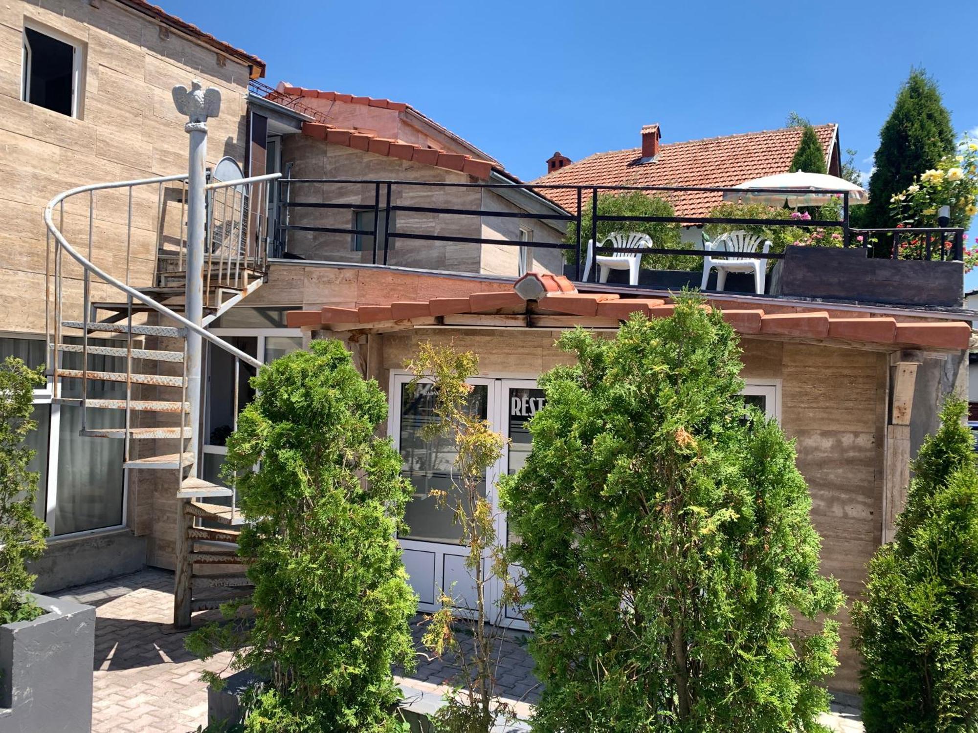 Apartmani & Restoran -S O K O- Sjenica Exteriör bild