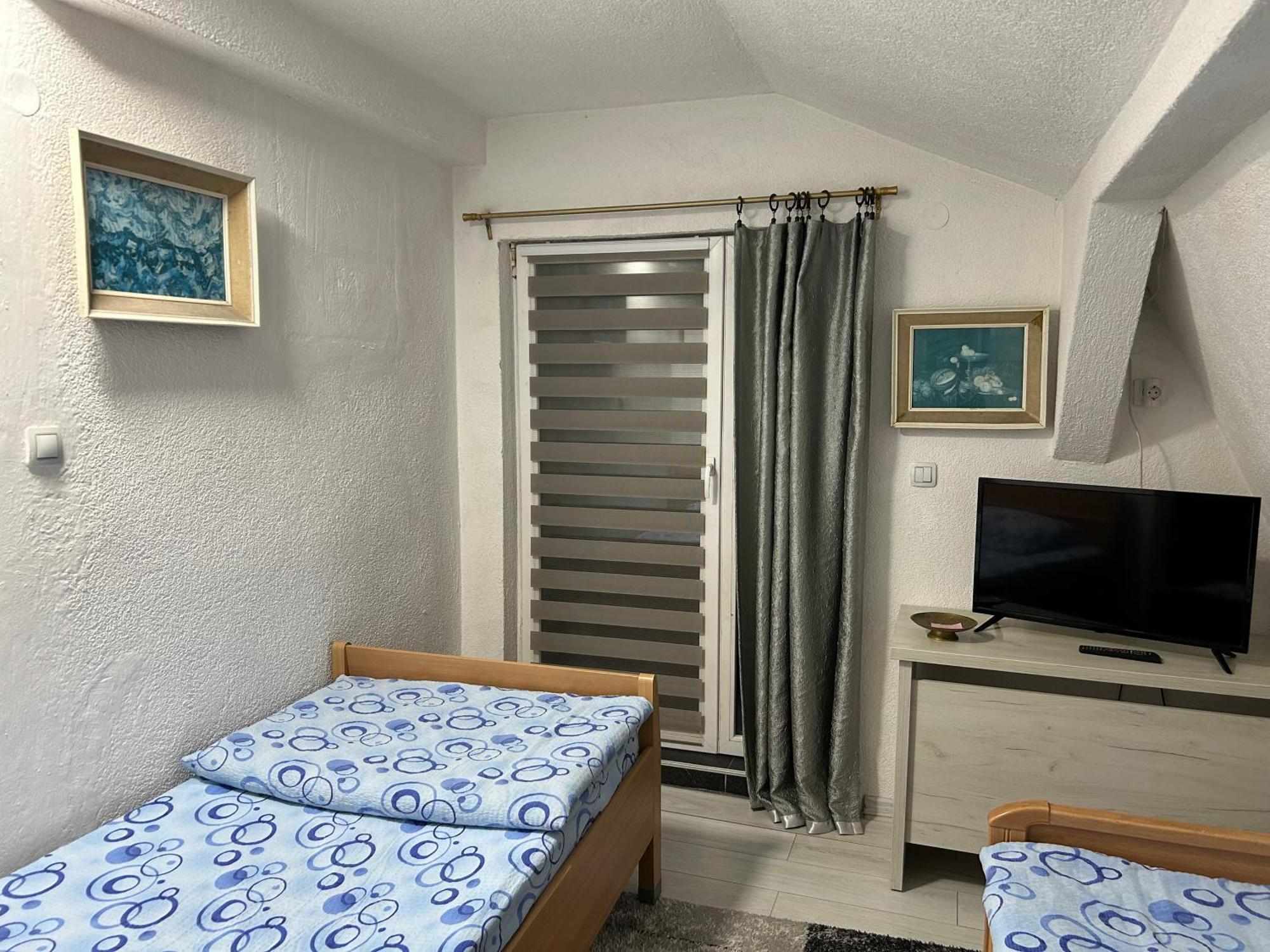 Apartmani & Restoran -S O K O- Sjenica Exteriör bild